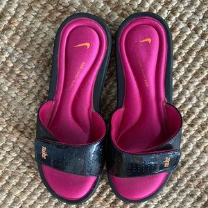 Nike slides
